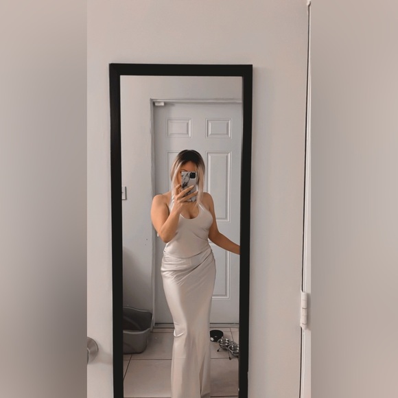 Lioness low rise maxi skirt and matching halter top in small color dark olive - Picture 4 of 5